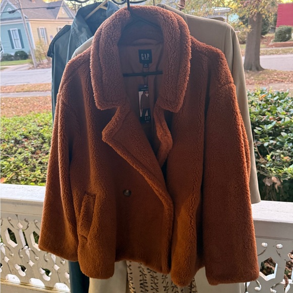 NWT XXL Sherpa peacoat
NWT ultra-soft, oh-so-plush Gap Ladies Sherpa Jacket. - Picture 1 of 12